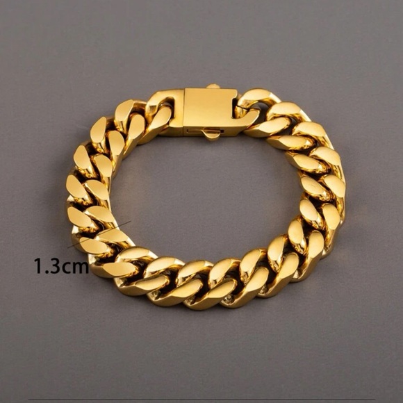 Women Gold 13mm Wide Stainless Steel Miami Curb Chain Bracelet - Picture 6 of 7
